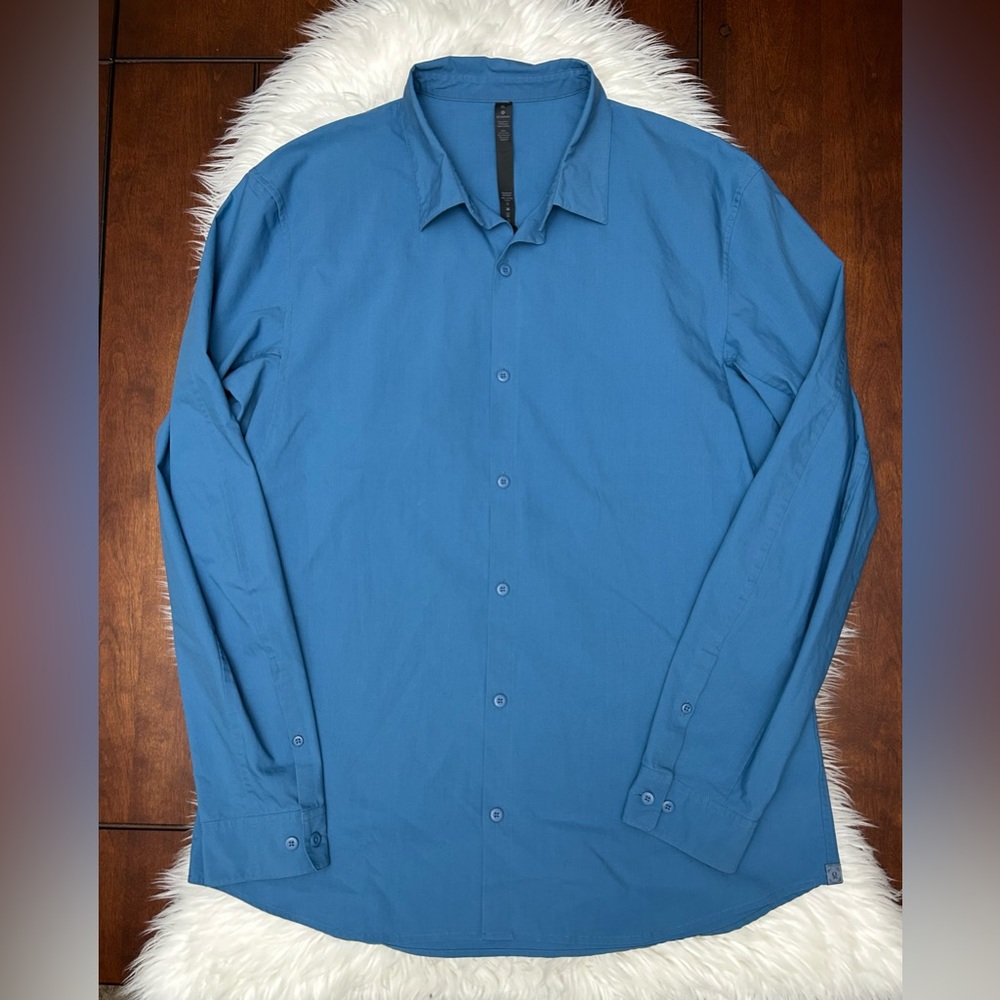 Lululemon Men’s Button Down Long Sleeve Shirt Blue Size XL